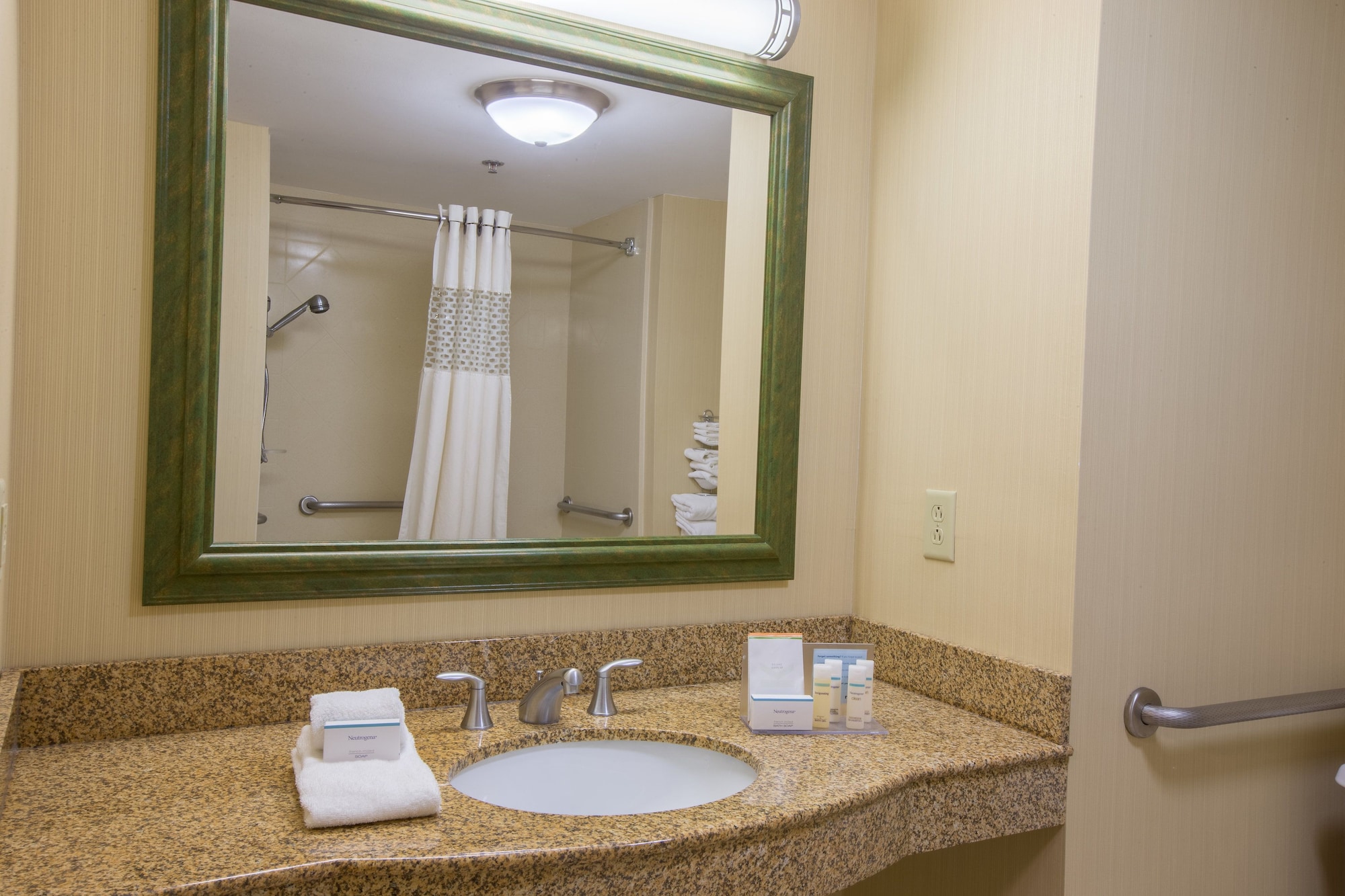 hampton inn and suites berkshires lenox