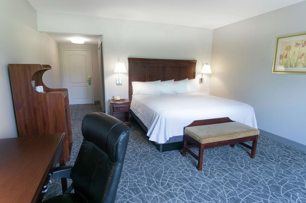 hampton inn and suites berkshires lenox