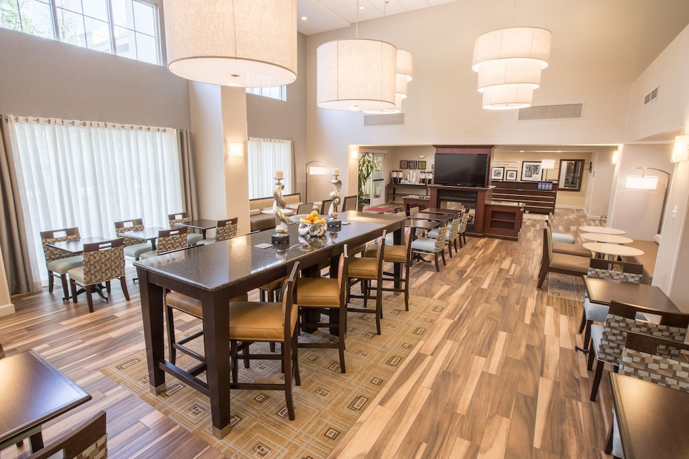 hampton inn and suites berkshires lenox