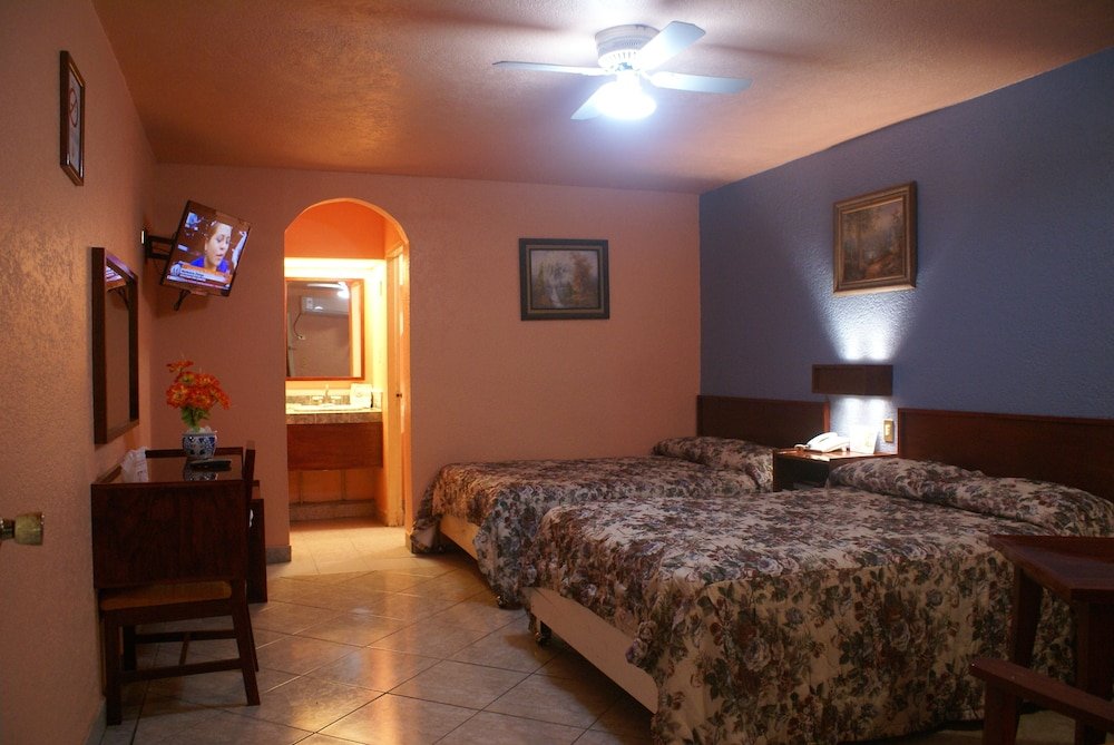 Hotel De Mexico,,2 star