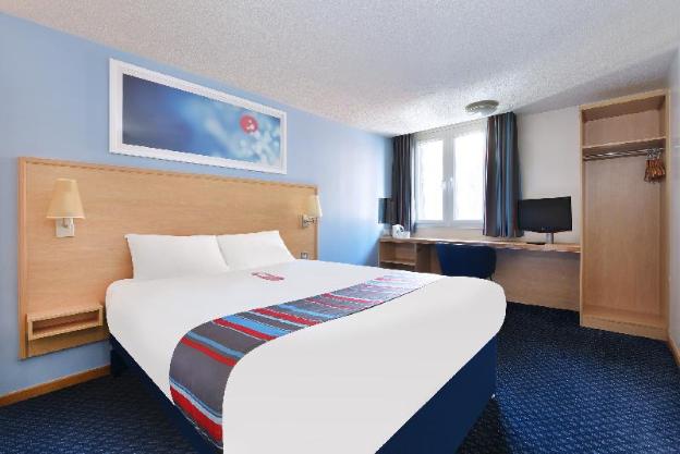 travelodge burton m6 northbound