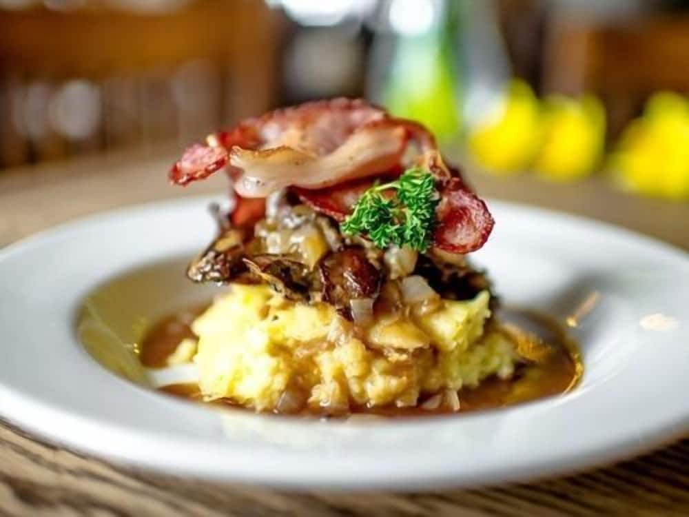 the white horse inn
