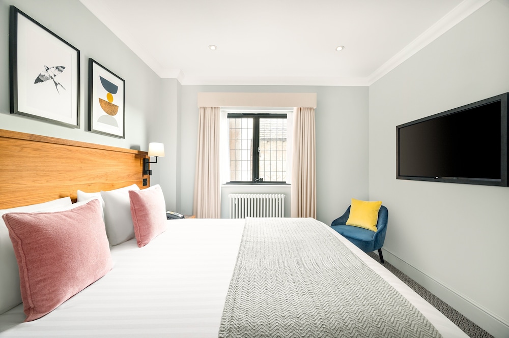 voco lythe hill hotel and spa by ihg
