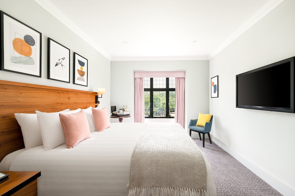 voco lythe hill hotel and spa by ihg