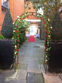 Red Lion Hotel,Hampshire>>Basingstoke,3 star