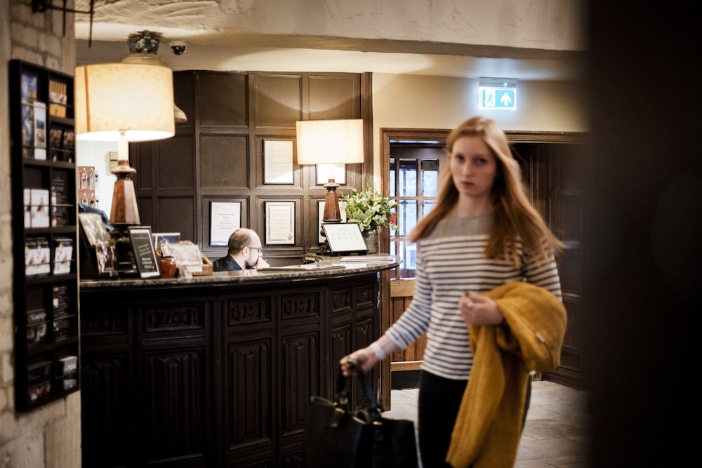 bear of rodborough hotel