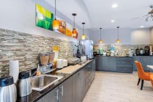 Quality Inn & Suites,Lexington>>Columbia,3 star