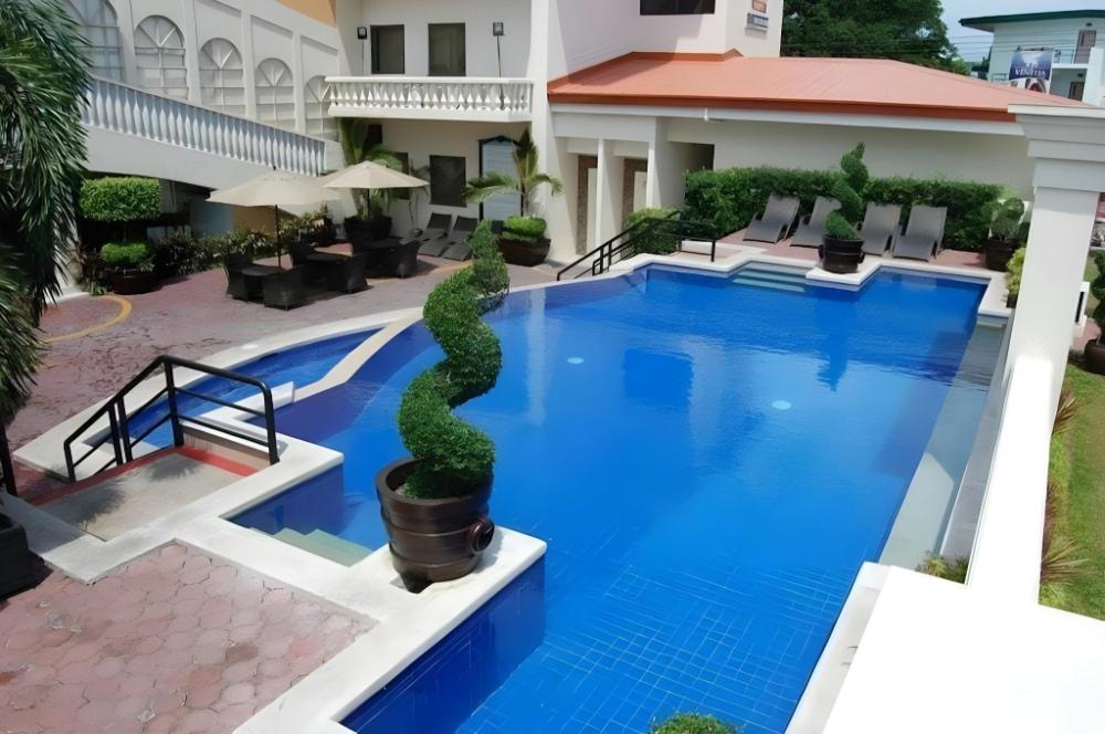 subic bay travelers hotel and event center