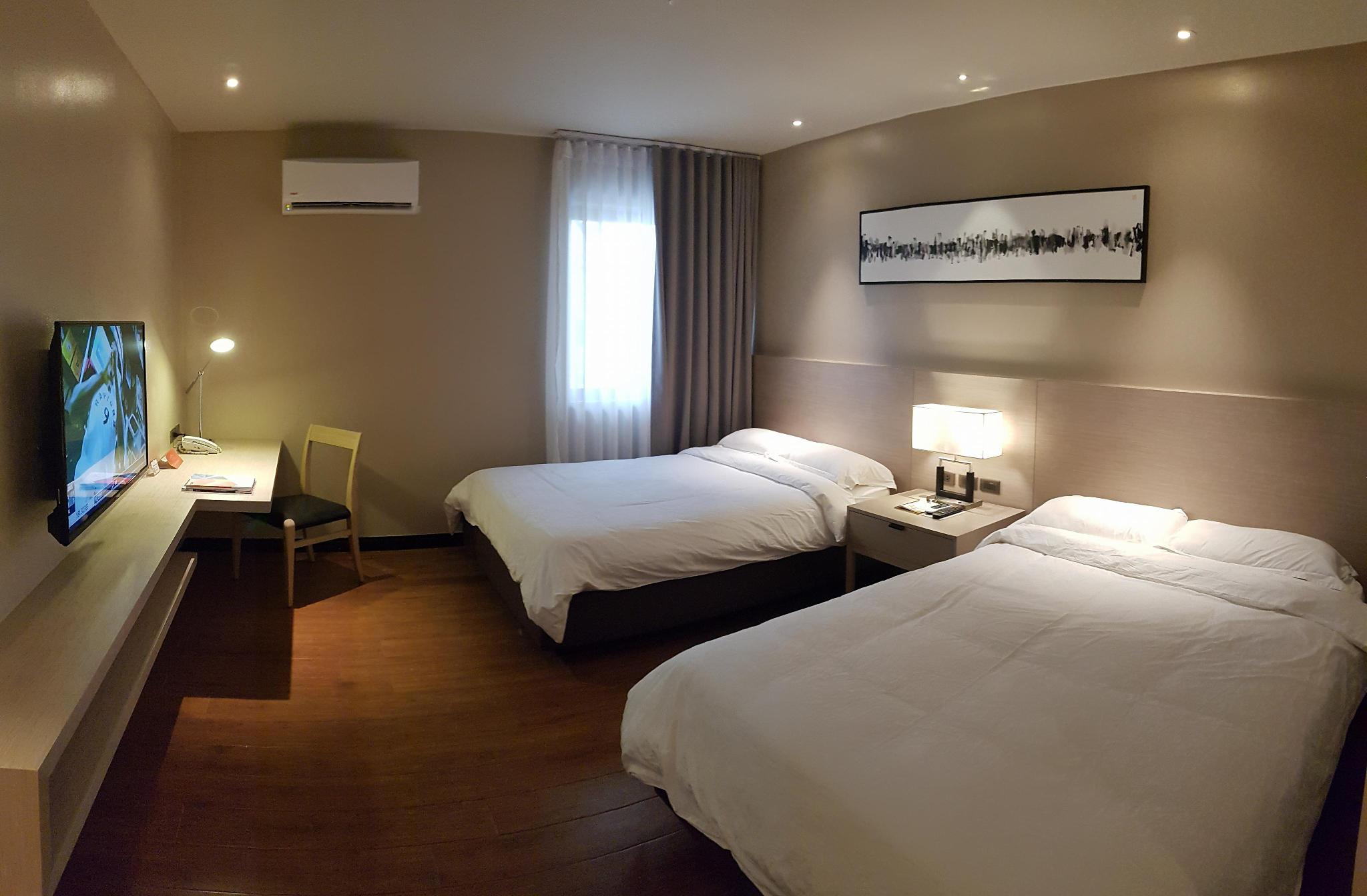 subic bay travelers hotel and event center