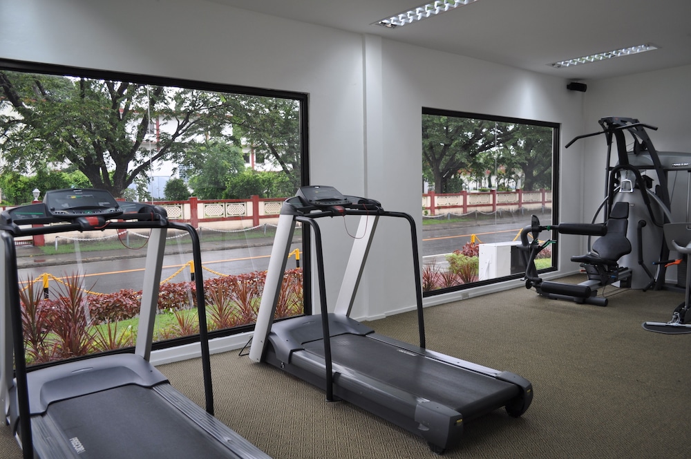 subic bay travelers hotel and event center