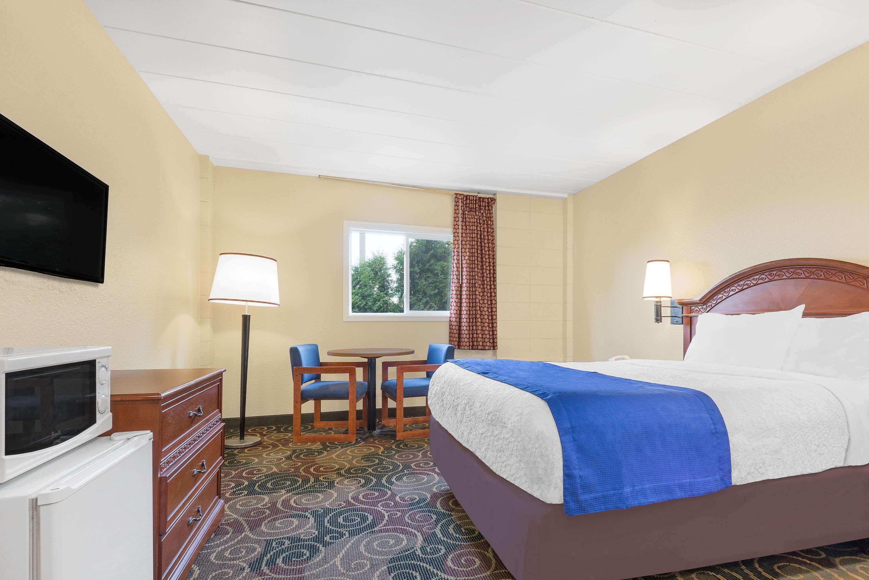 Travelodge By Wyndham Lima Oh,Ohio>>Lima,2 star