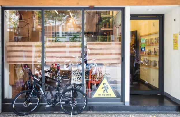 on my way taipei youth hostel