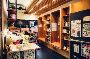 on my way taipei youth hostel