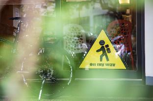 on my way taipei youth hostel