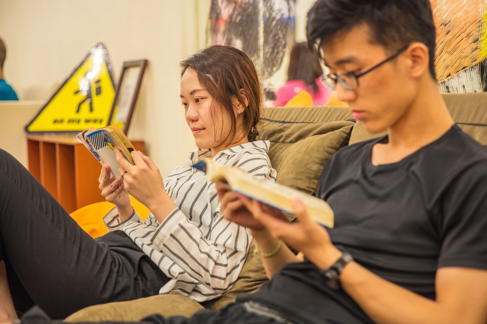 on my way taipei youth hostel