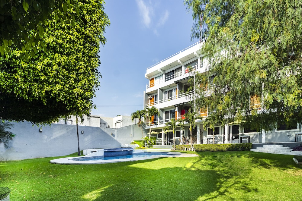 collection o hotel mango six flags hurricane harbor oaxtepec