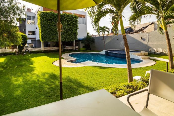 collection o hotel mango six flags hurricane harbor oaxtepec