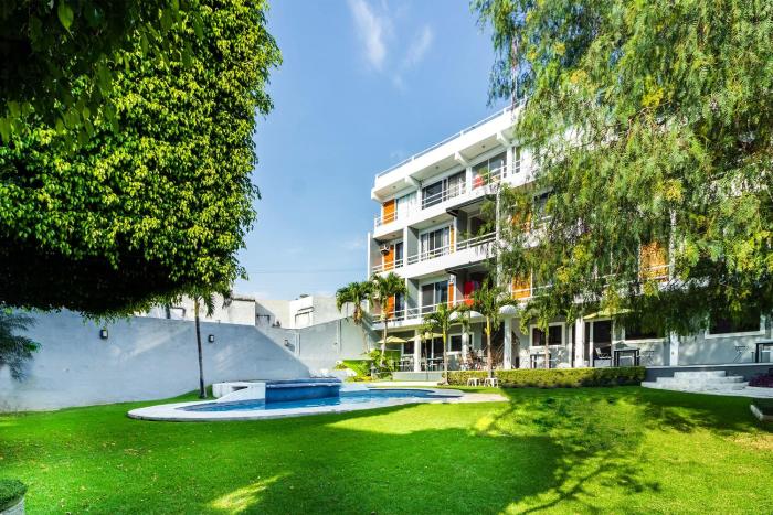 collection o hotel mango six flags hurricane harbor oaxtepec