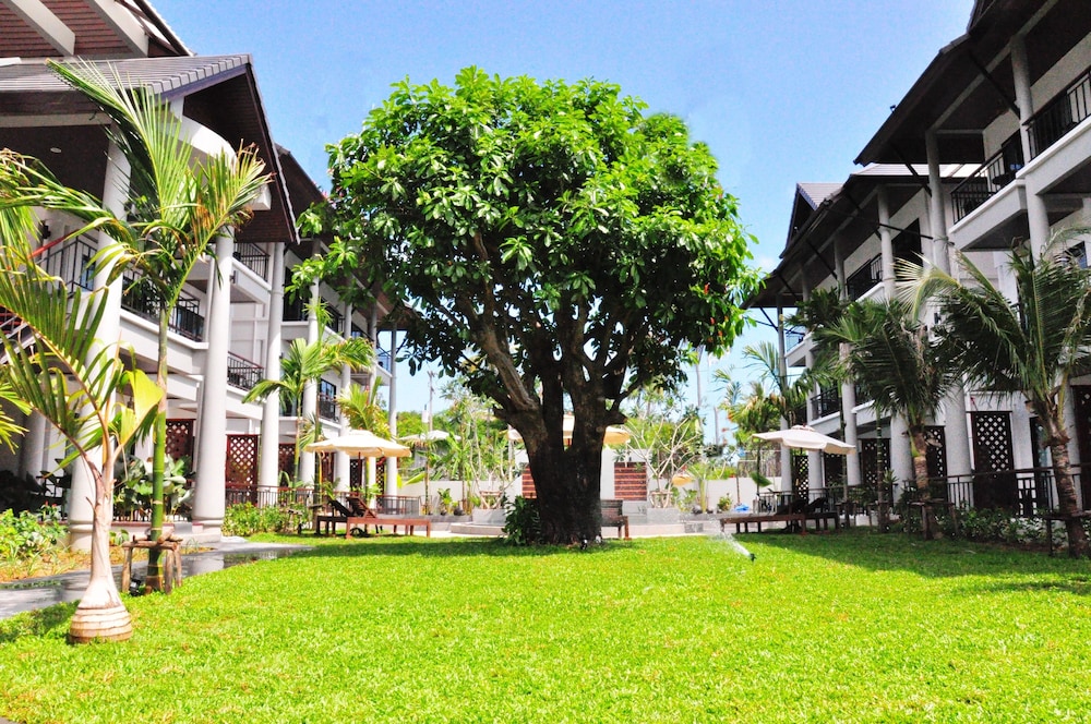 navatara phuket resort