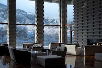 river retreat garaku