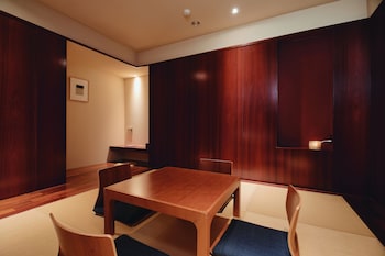 river retreat garaku