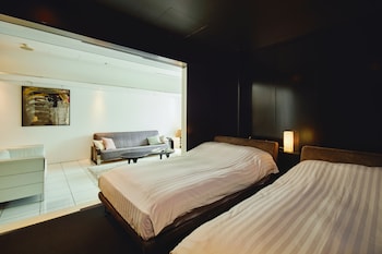 river retreat garaku