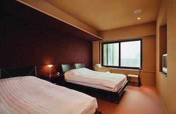 river retreat garaku