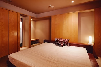 river retreat garaku