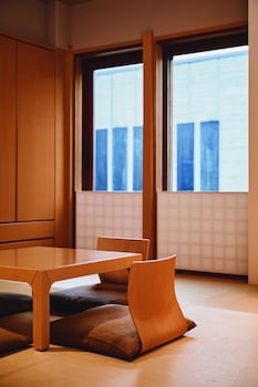 river retreat garaku