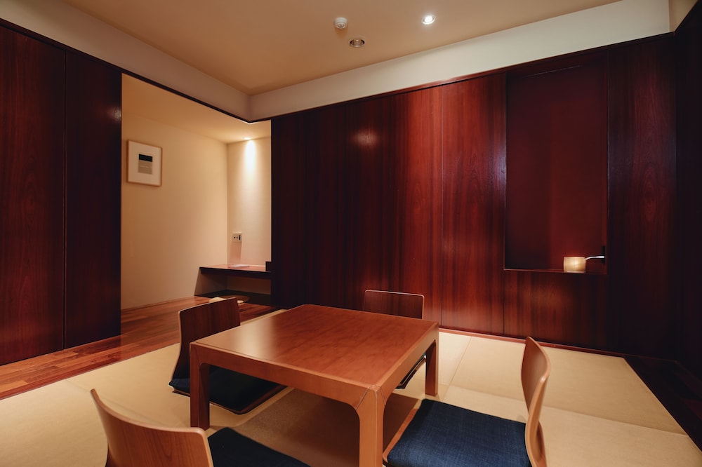 river retreat garaku