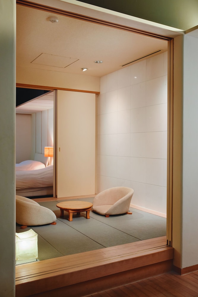 river retreat garaku