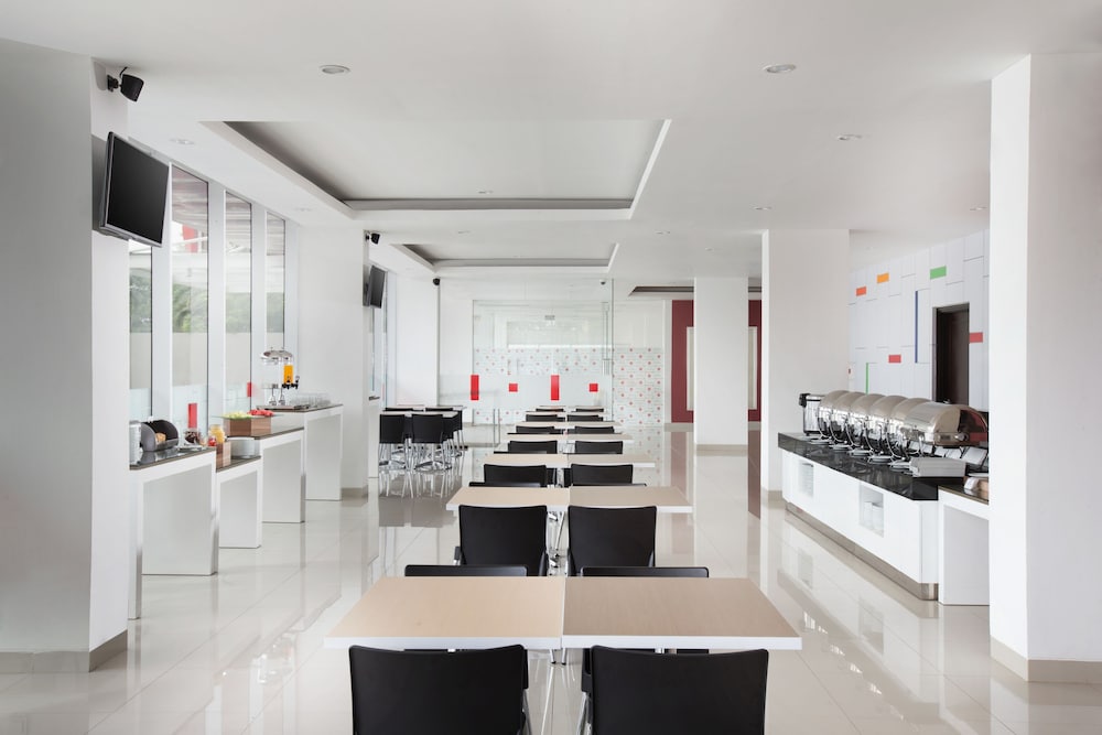 amaris hotel citra raya tangerang