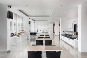 amaris hotel citra raya tangerang