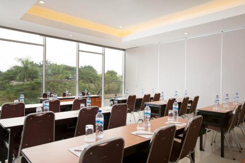 amaris hotel citra raya tangerang