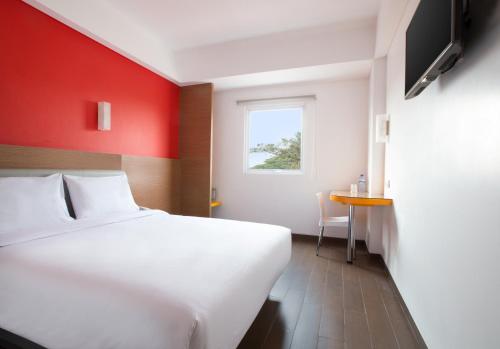 amaris hotel citra raya tangerang