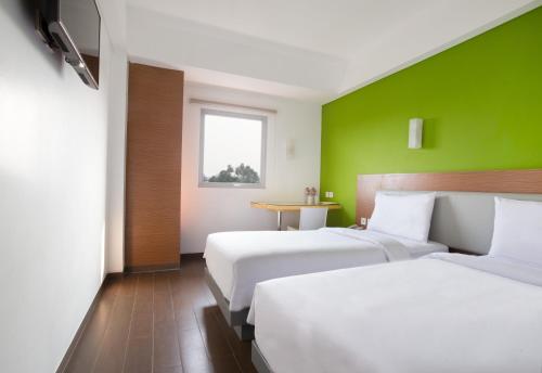 amaris hotel citra raya tangerang