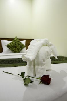 rose emerald hotel