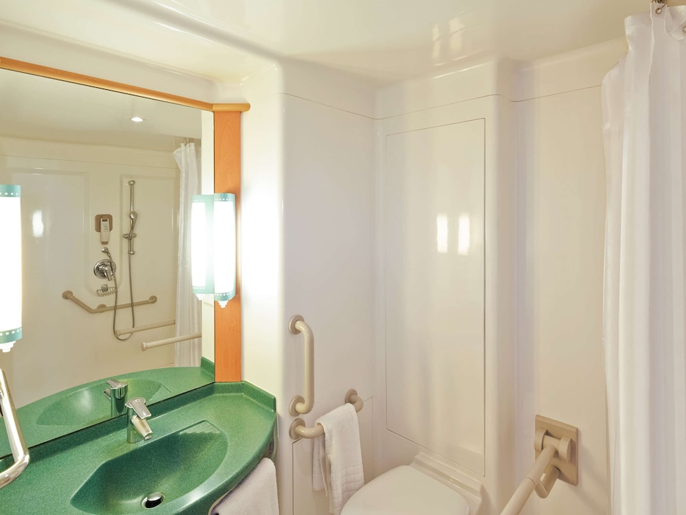 ibis london thurrock m25