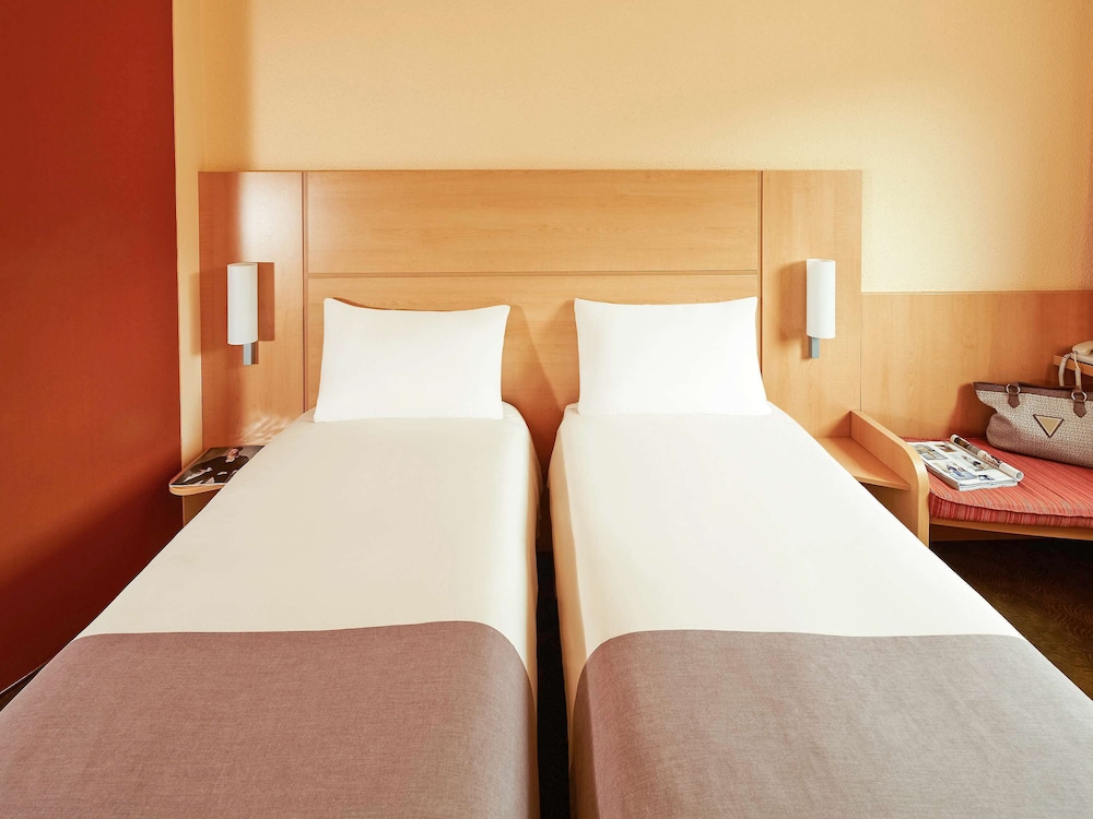 ibis london thurrock m25