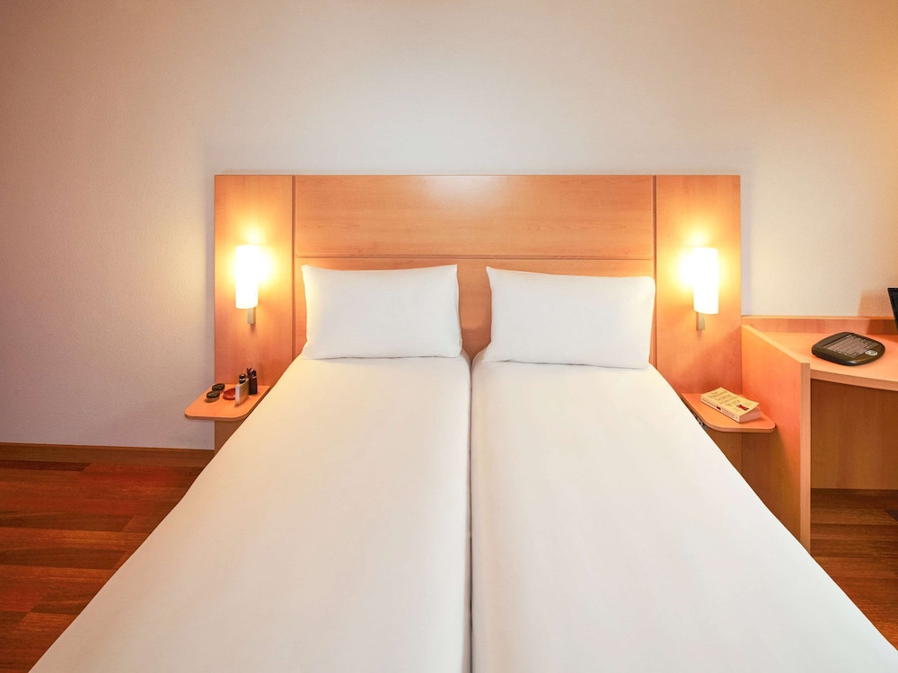 ibis london thurrock m25