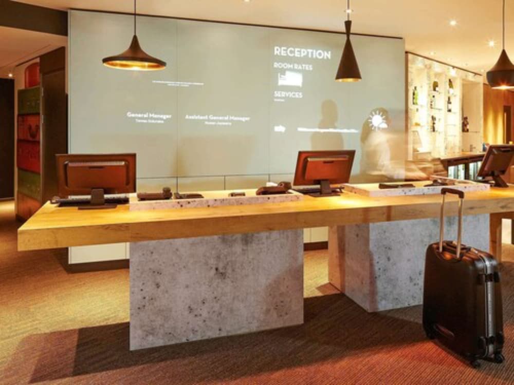 Ibis London Thurrock M25,Epping>>Barking,3 star