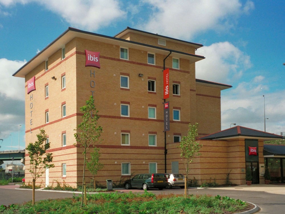 Ibis London Thurrock M25,Epping>>Barking,3 star
