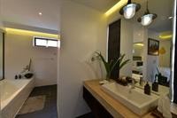 solitaire damnak villa hotel