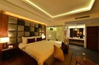 solitaire damnak villa hotel