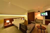 solitaire damnak villa hotel