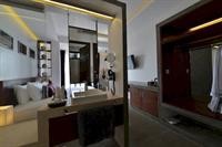 solitaire damnak villa hotel