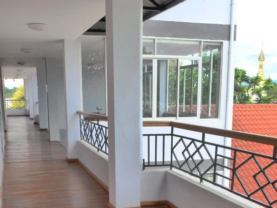 golden lotus inle hotel