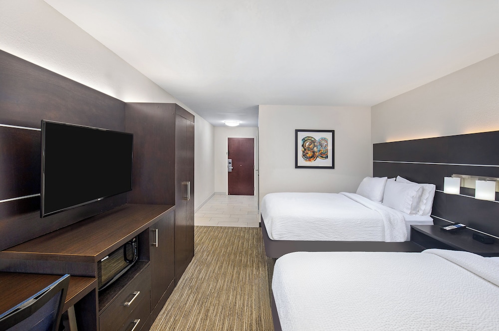 holiday inn express and suites locust grove by ihg