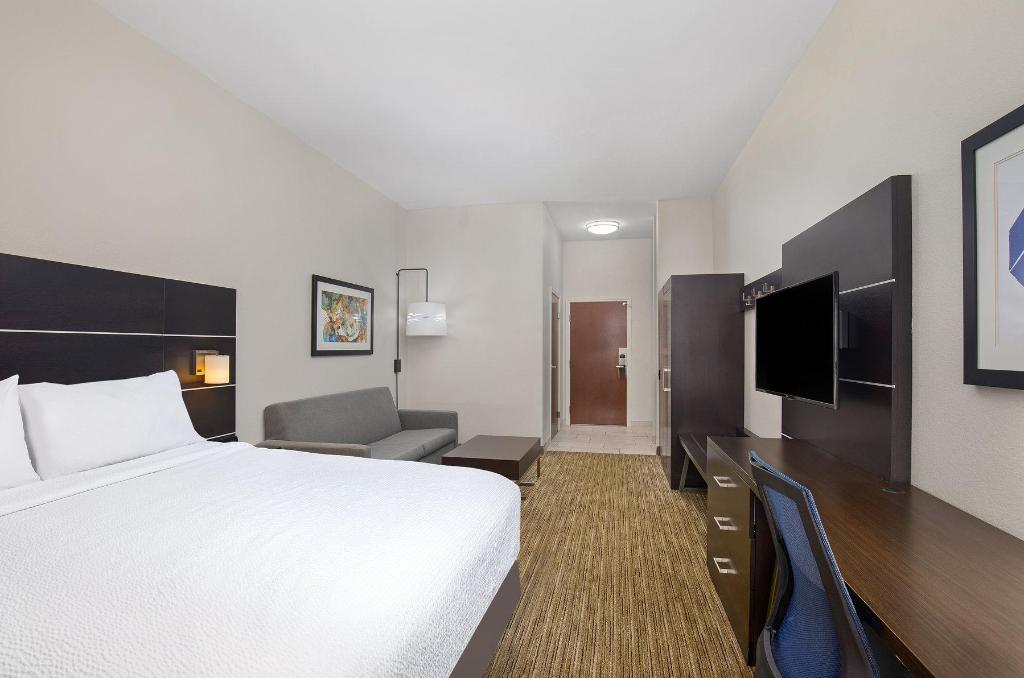 holiday inn express and suites locust grove by ihg