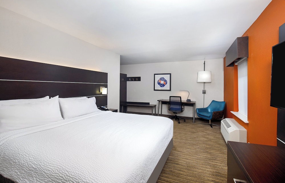holiday inn express and suites locust grove by ihg